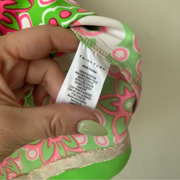 Trina Turk Riggs Short-Sleeve Top - Petra Floral S NWT - Picture 8 of 9